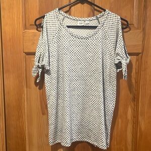 Gap women’s soft spun cold shoulder  sleeve top size small .